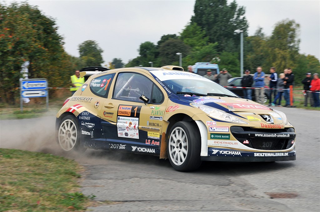 Christian Jensen og Freddy Pedersen håber at de snoede veje kan blive til deres
(Foto: rallypics.dk)